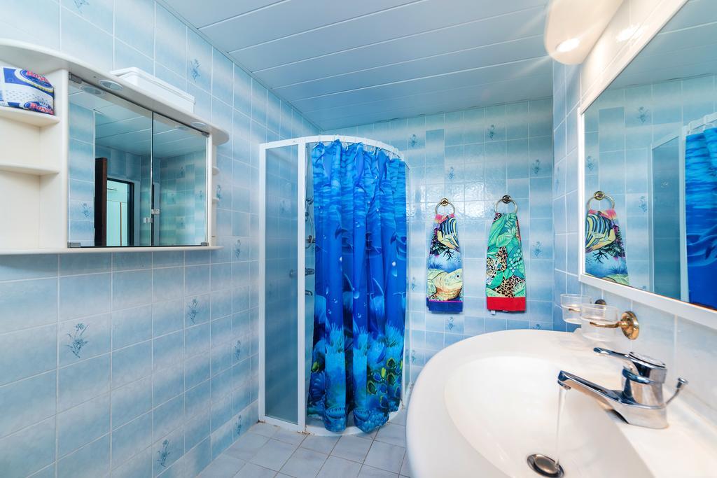 Royal Palm Holiday Apartment Méro 外观 照片
