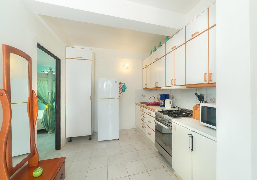 Royal Palm Holiday Apartment Méro 外观 照片